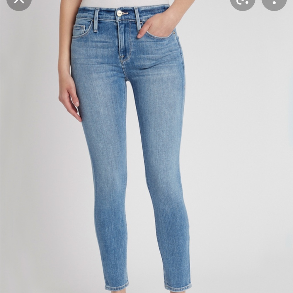 frame le skinny de jeanne crop light wash